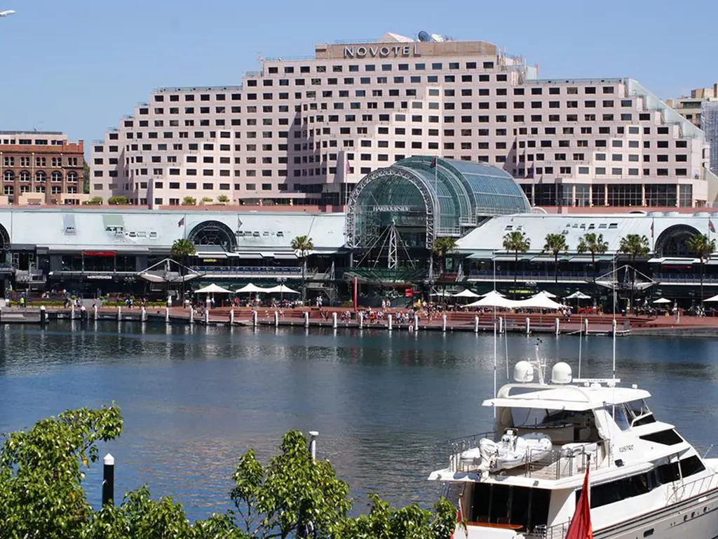 Novotel Darling Habour - Exterior 1024x768